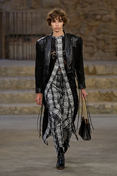 Look 26